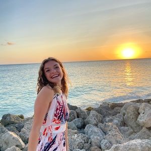 Meet your Posher, Lanie